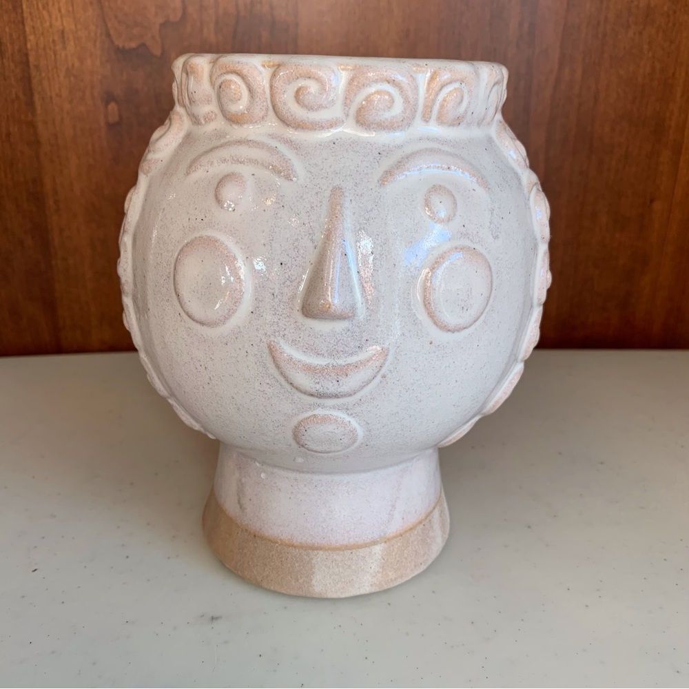 Ivory and Beige Grandma Duchess Face Planter for House Plants 7”x6”